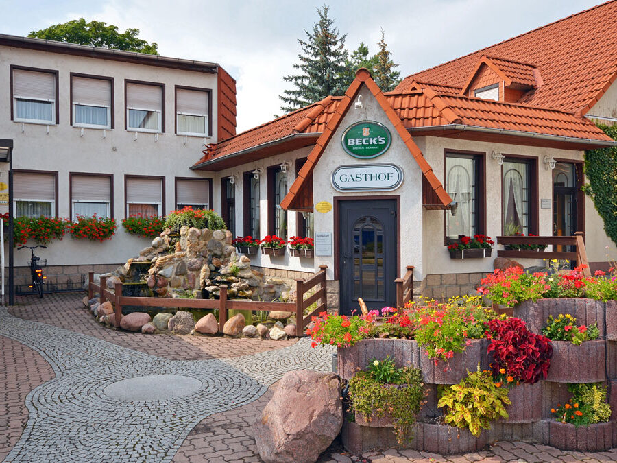Ansicht und Zugang zum Restaurant im Gasthof Schondelmaier